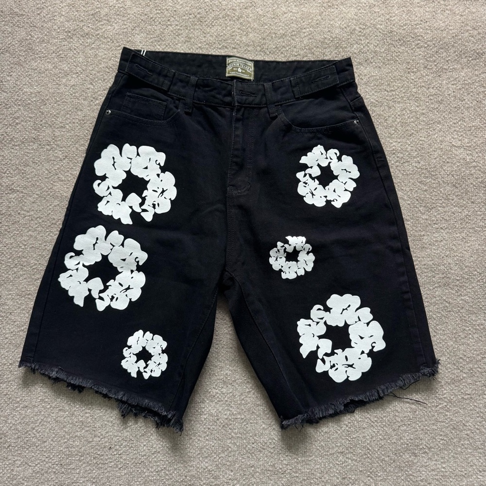 NEW Black Denim Tears Jeans Shorts Size 34